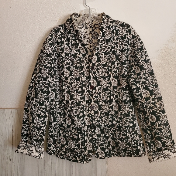 Silverstream Women's Black and White Reversible Quilted Jacket - Picture 7 of 11